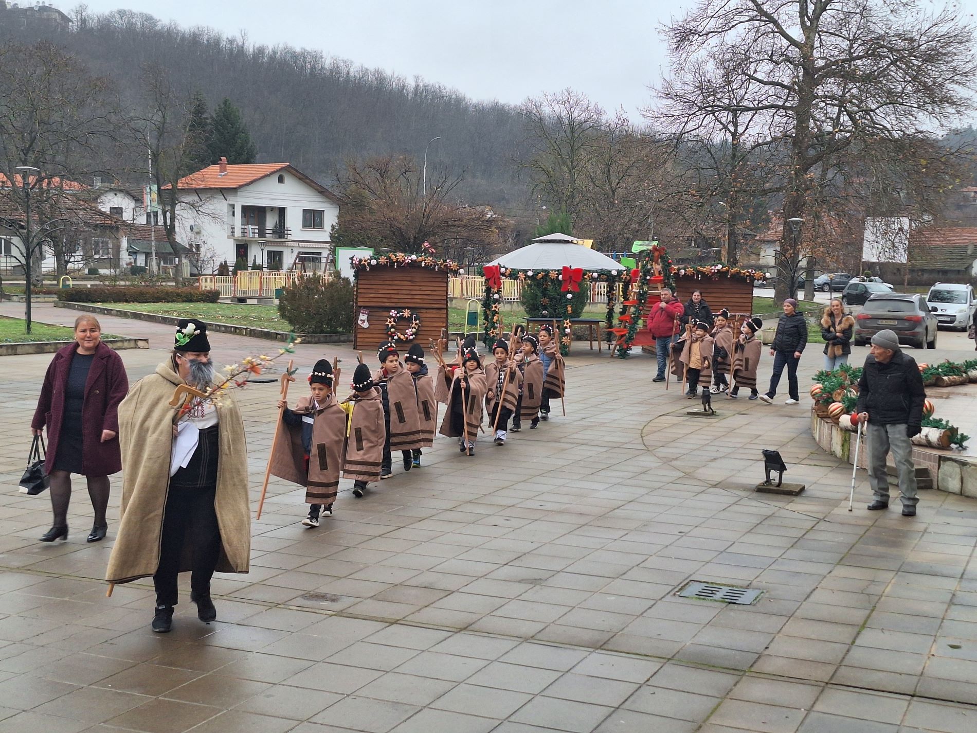 22.12.25 коледари5.jpg